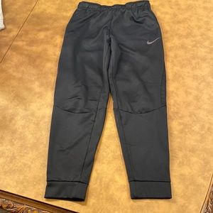 black nike joggers